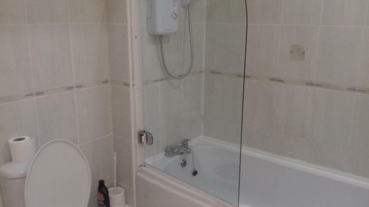 Double Room And Private Bath Neston Exterior photo